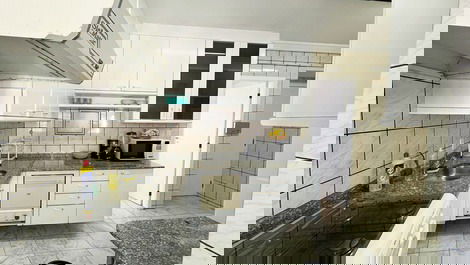 Apartment for seasonal rental beachfront, 3 bedrooms, Balneário Camboriú