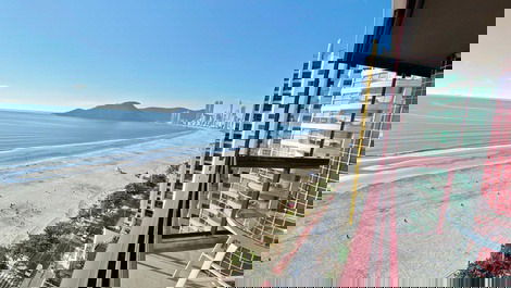 Apartment for seasonal rental beachfront, 3 bedrooms, Balneário Camboriú