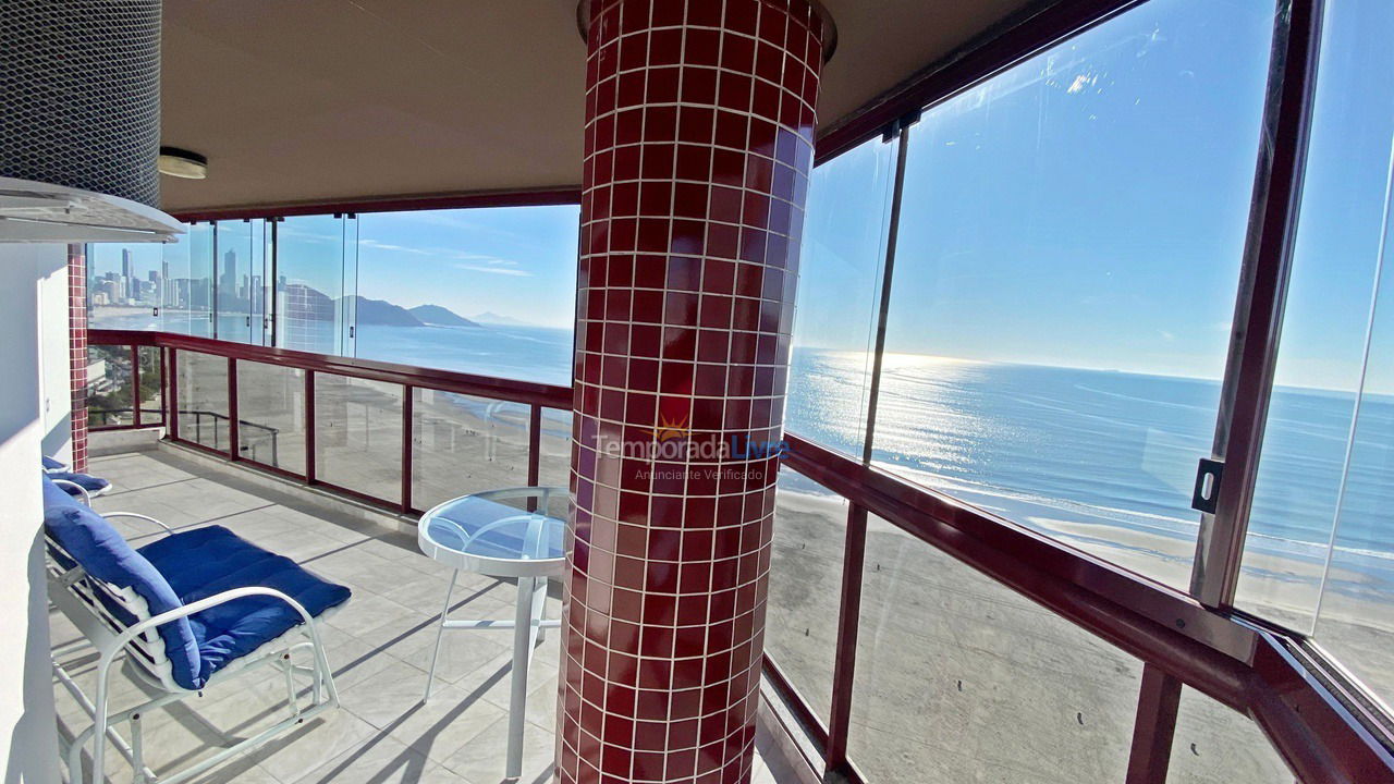 Apartment for vacation rental in Balneário Camboriú (Centro)