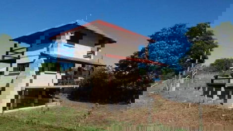 House in Praia do Rosa, for up to 6 people