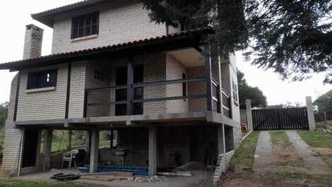 House in Praia do Rosa, for up to 6 people