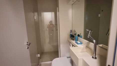 Apartamento com 3 suítes, 2 vagas, 200m do mar de Jurerê