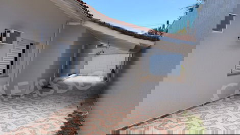 FOOT IN THE SAND HOUSE WITH SWIMMING POOL 10 m from GUARUJÁ COVE