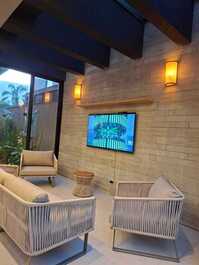 Casa moderna recém-inaugurada, 6 suítes e lazer completo na Riviera