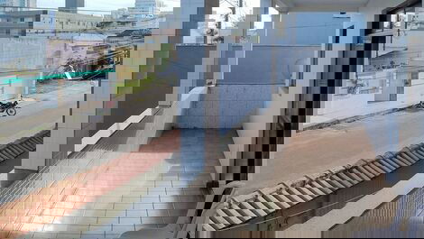 Varanda de frente para rua