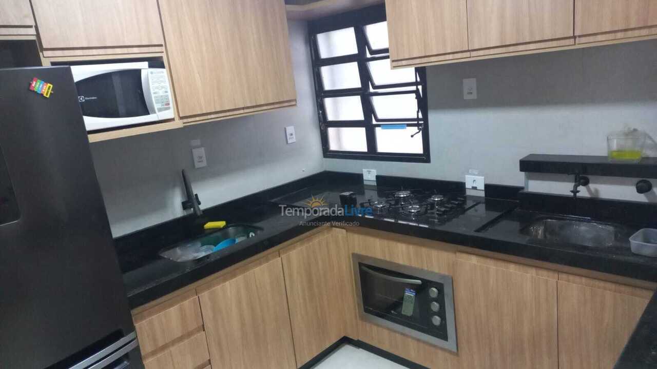Apartamento para aluguel de temporada em Ubatuba (Praia Grande)