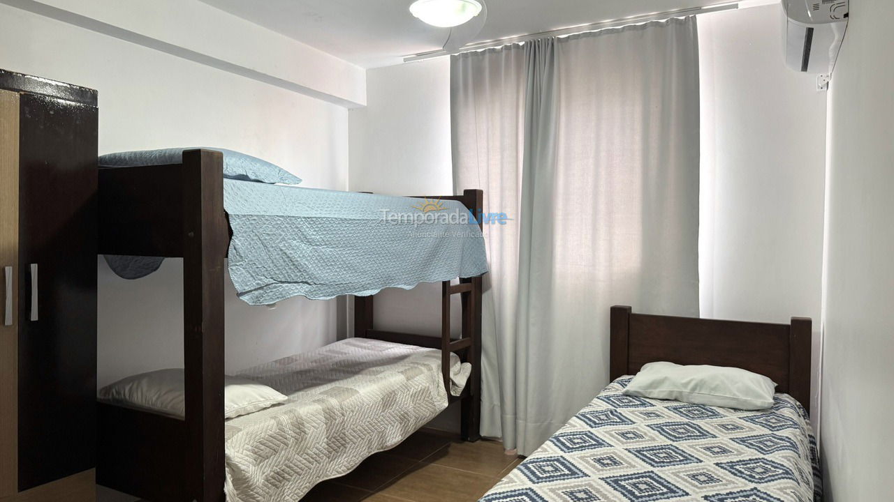 Casa para aluguel de temporada em Bombinhas (Praia de Bombas)