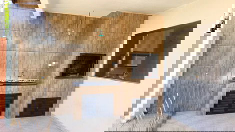 Two-story house in Praia Grande - sleeps 8 - 450m from the sea