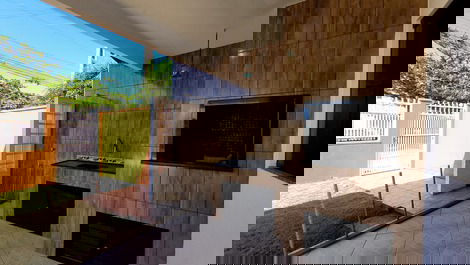 Two-story house in Praia Grande - sleeps 8 - 450m from the sea