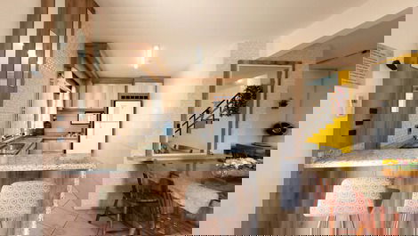 Two-story house in Praia Grande - sleeps 8 - 450m from the sea