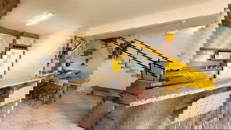 Two-story house in Praia Grande - sleeps 8 - 450m from the sea