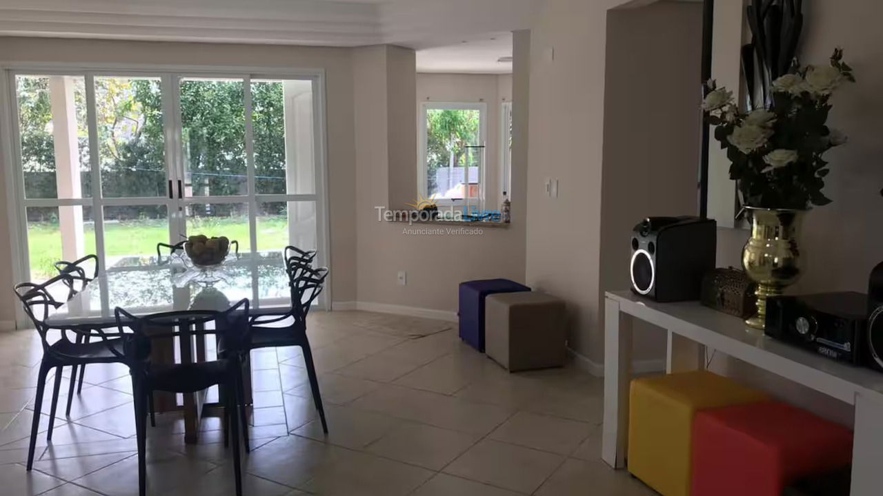 House for vacation rental in Florianopolis (Jurerê Internacional)