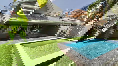 Great vacation home in Jurerê