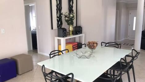 Great vacation home in Jurerê