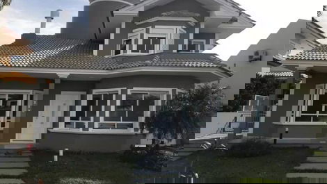 Great vacation home in Jurerê