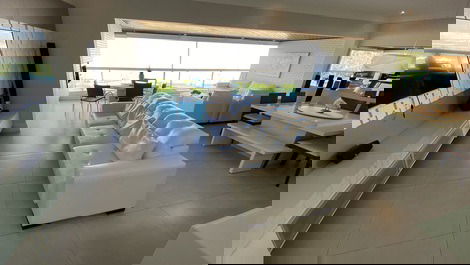 Apartment in Riviera facing the beach with a wonderful view.