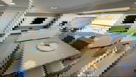 Apartment in Riviera facing the beach with a wonderful view.