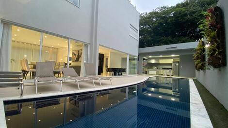 Mansión de 5 suites en Riviera d'São Lourenço