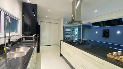 Mansión de 5 suites en Riviera d'São Lourenço