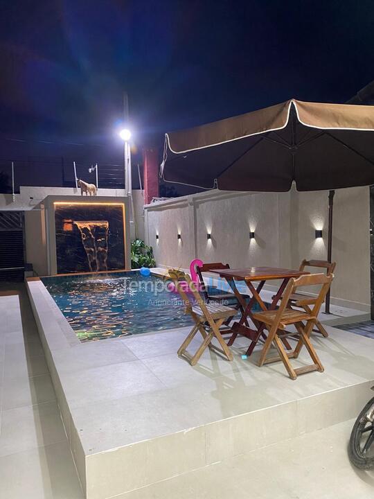 Casa para aluguel de temporada em Guarujá (Jardim Virgínia)