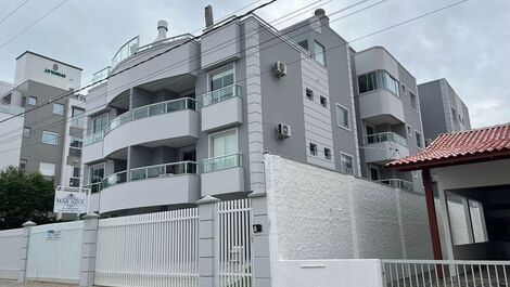 Fachada mar azul village