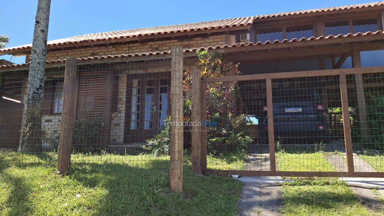 Casa para aluguel de temporada em Garopaba (Centro)