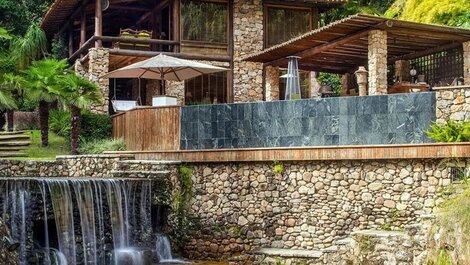 LB - SE16 Refúgio em Corrêas 05 Suítes Aluguel de Temporada