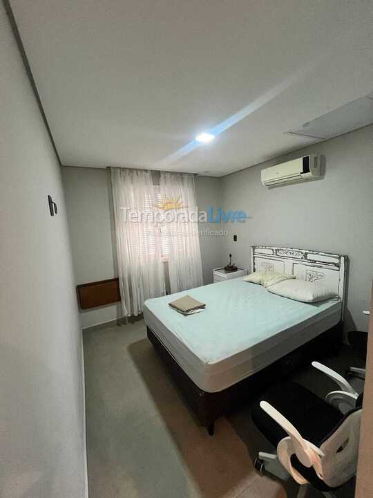 Casa para aluguel de temporada em São Sebastião (Barra do Sahy)