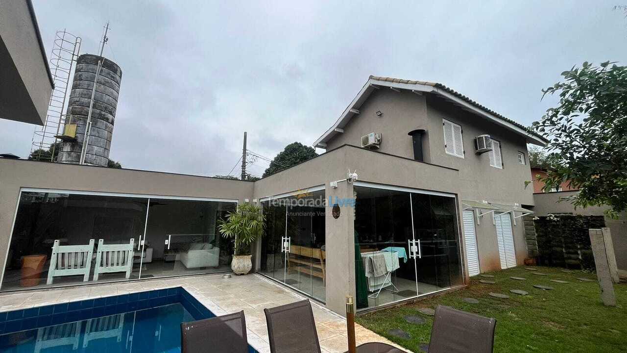 Casa para aluguel de temporada em São Sebastião (Barra do Sahy)