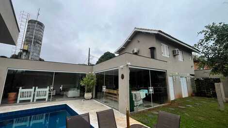 Linda casa na barra do sahy.