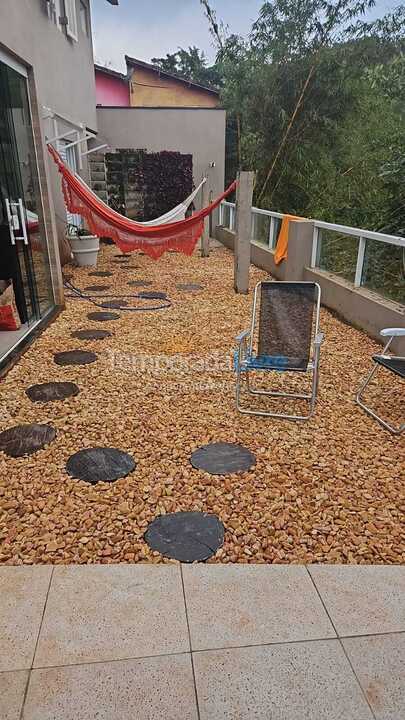Casa para aluguel de temporada em São Sebastião (Barra do Sahy)