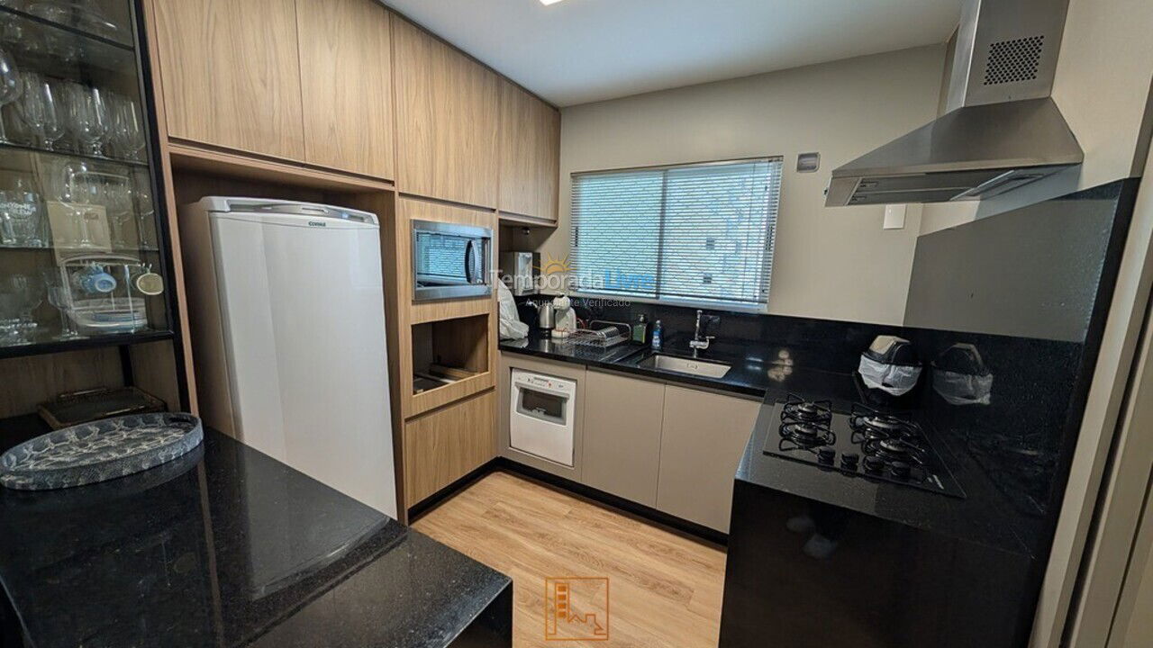 Apartamento para aluguel de temporada em Balneário Camboriú (Centro)