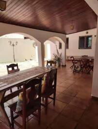 Casa Espaçosa piscina e churrasqueira área Central