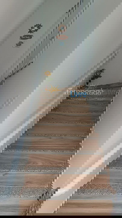 Apartamento para aluguel de temporada em Bertioga (Praia da Enseada)