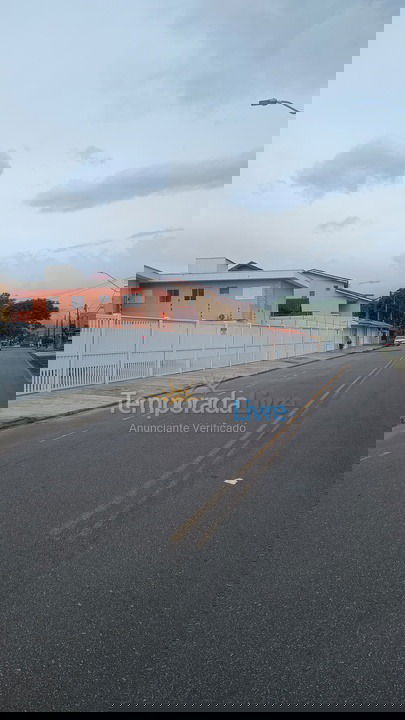 Apartamento para aluguel de temporada em Bertioga (Praia da Enseada)