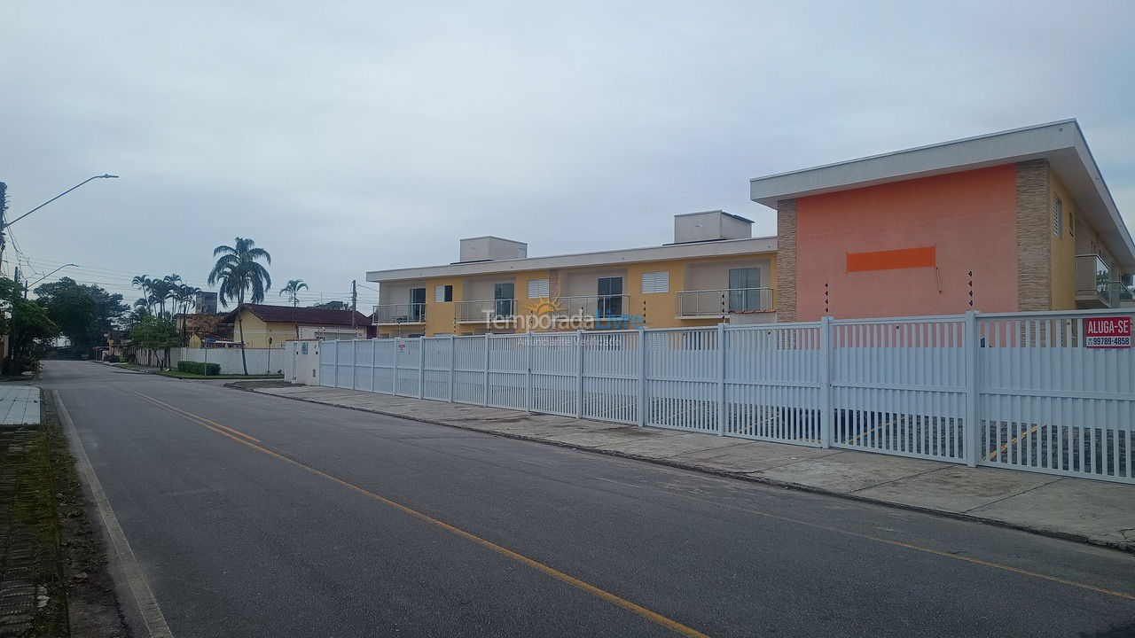 Apartamento para aluguel de temporada em Bertioga (Praia da Enseada)