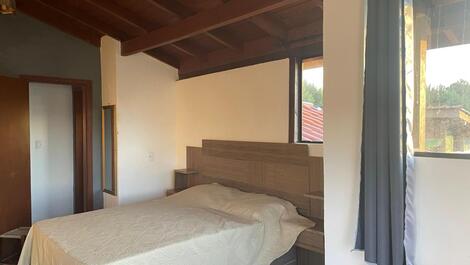 Casa superior ampla em lugar seguro, tranquilo e familiar.