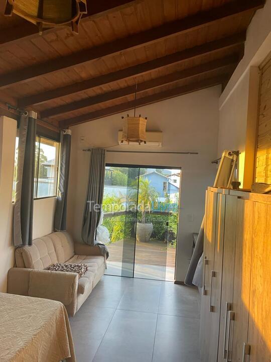 Casa para aluguel de temporada em Imbituba (Praia de Ibiraquera)