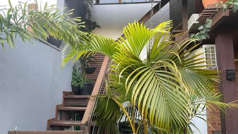 Casa superior ampla em lugar seguro, tranquilo e familiar.