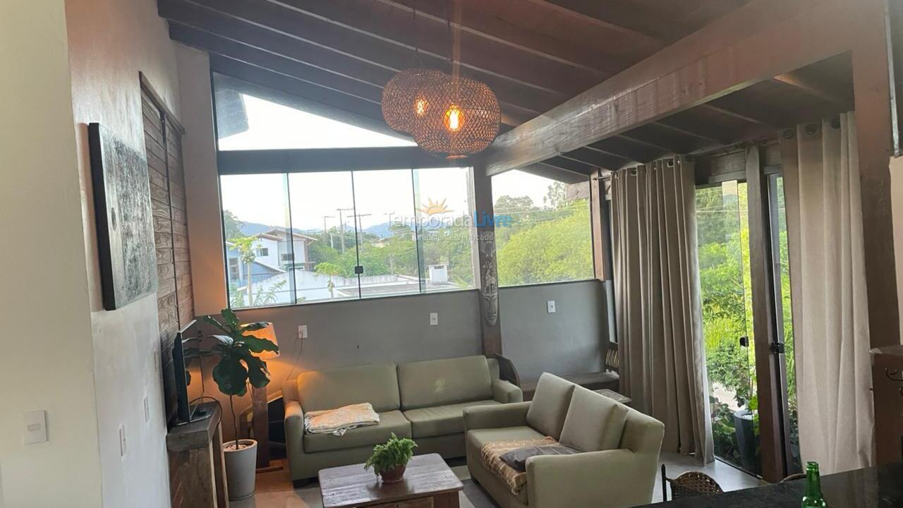 Casa para aluguel de temporada em Imbituba (Praia de Ibiraquera)