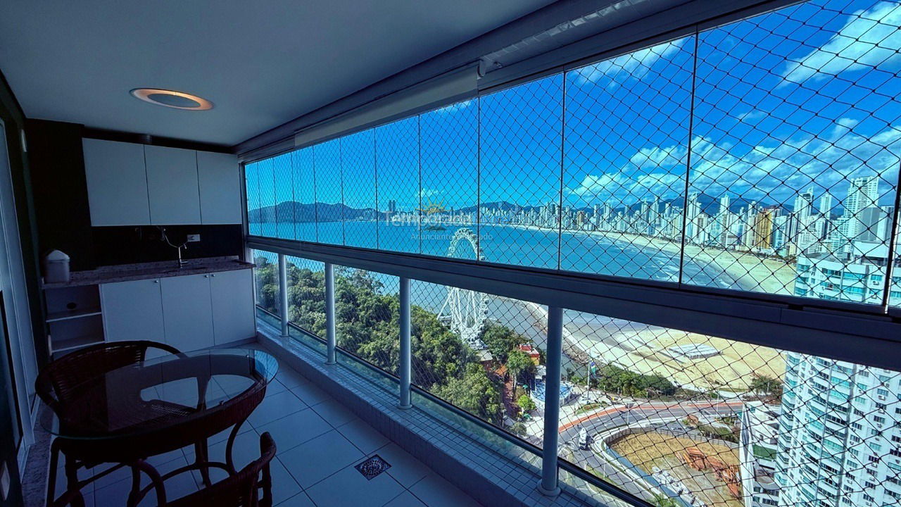 Apartamento para aluguel de temporada em Balneário Camboriú (Praia Central)