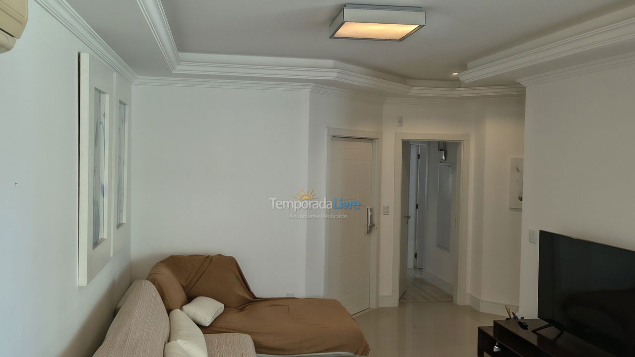 Apartamento para aluguel de temporada em Itapema (Meia Praia)