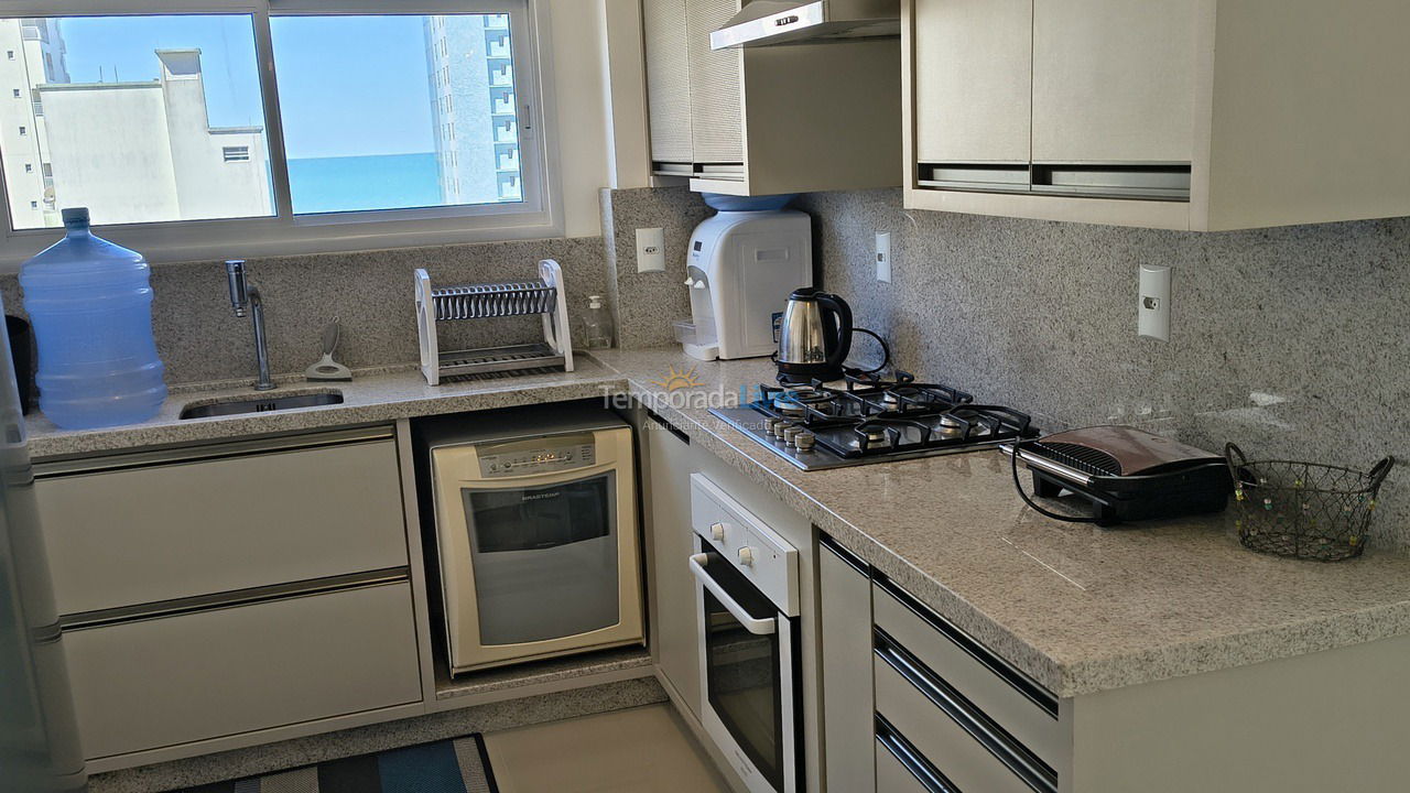 Apartamento para aluguel de temporada em Itapema (Meia Praia)