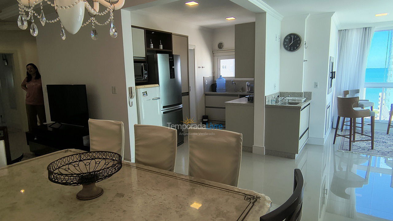 Apartamento para aluguel de temporada em Itapema (Meia Praia)