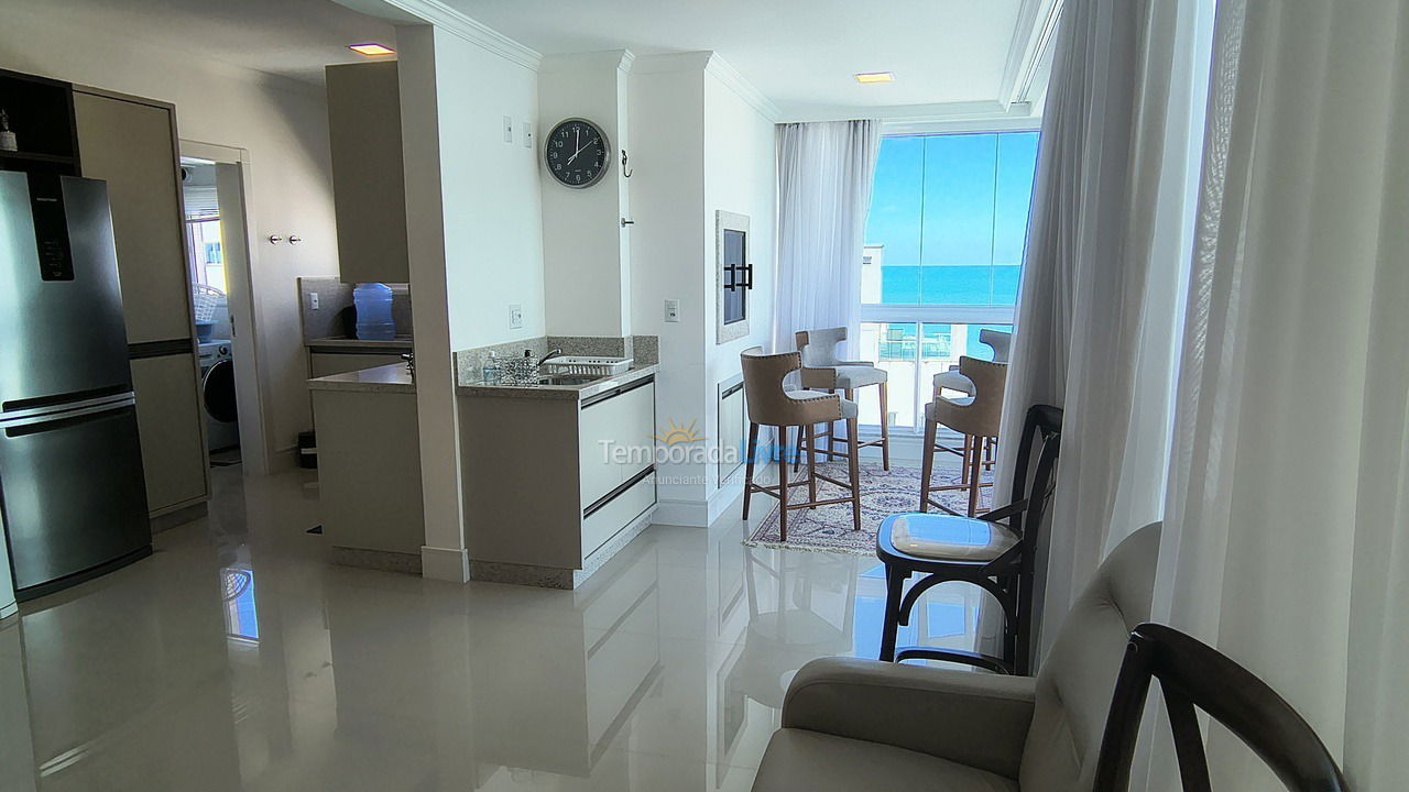 Apartamento para aluguel de temporada em Itapema (Meia Praia)