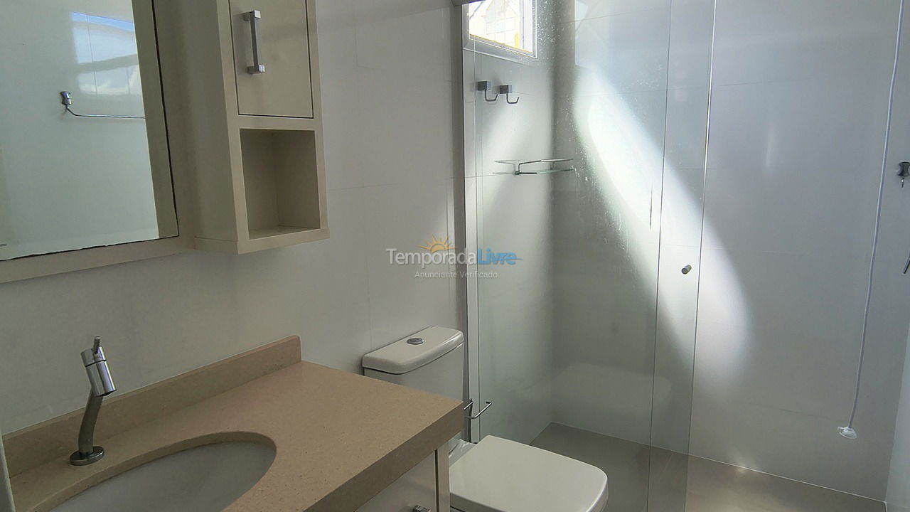 Apartamento para aluguel de temporada em Itapema (Meia Praia)