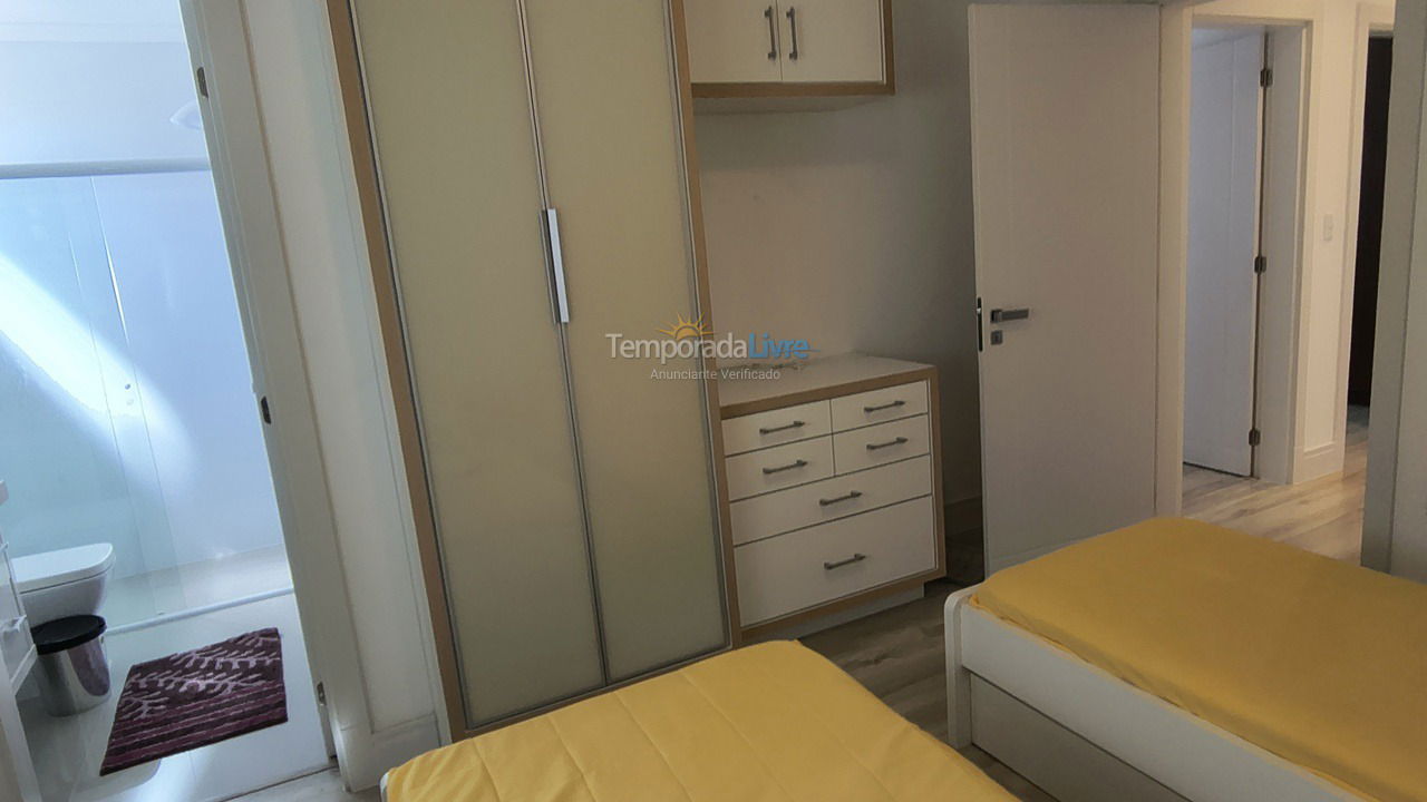 Apartamento para aluguel de temporada em Itapema (Meia Praia)