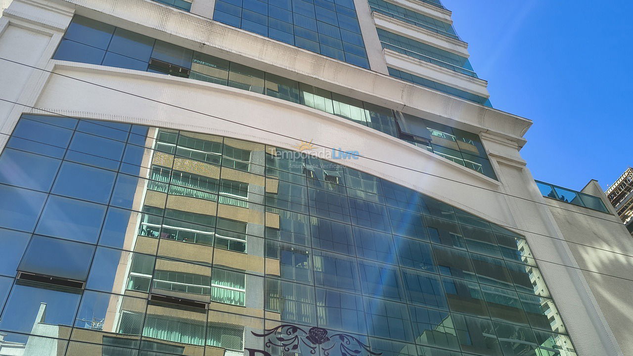 Apartamento para aluguel de temporada em Itapema (Meia Praia)