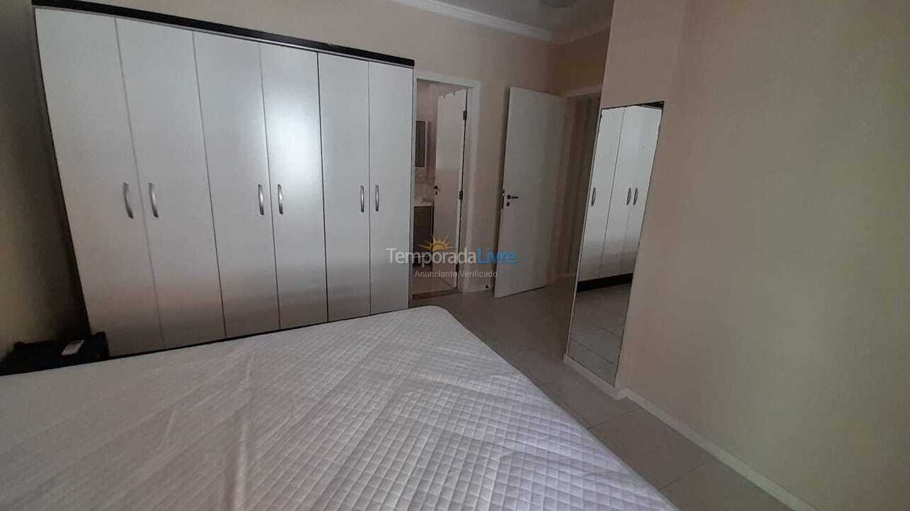 Apartamento para aluguel de temporada em Itapema (Meia Praia)