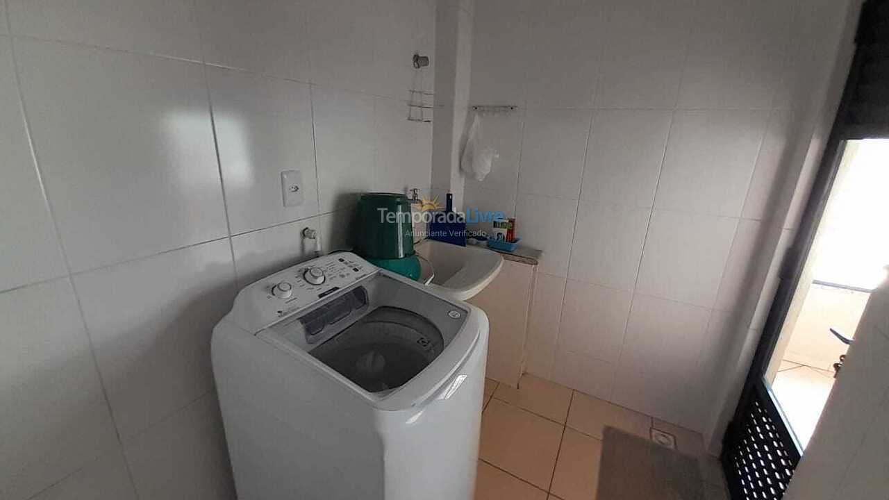 Apartamento para aluguel de temporada em Itapema (Meia Praia)